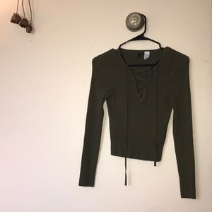 NWOT lace up plunge neck crop top